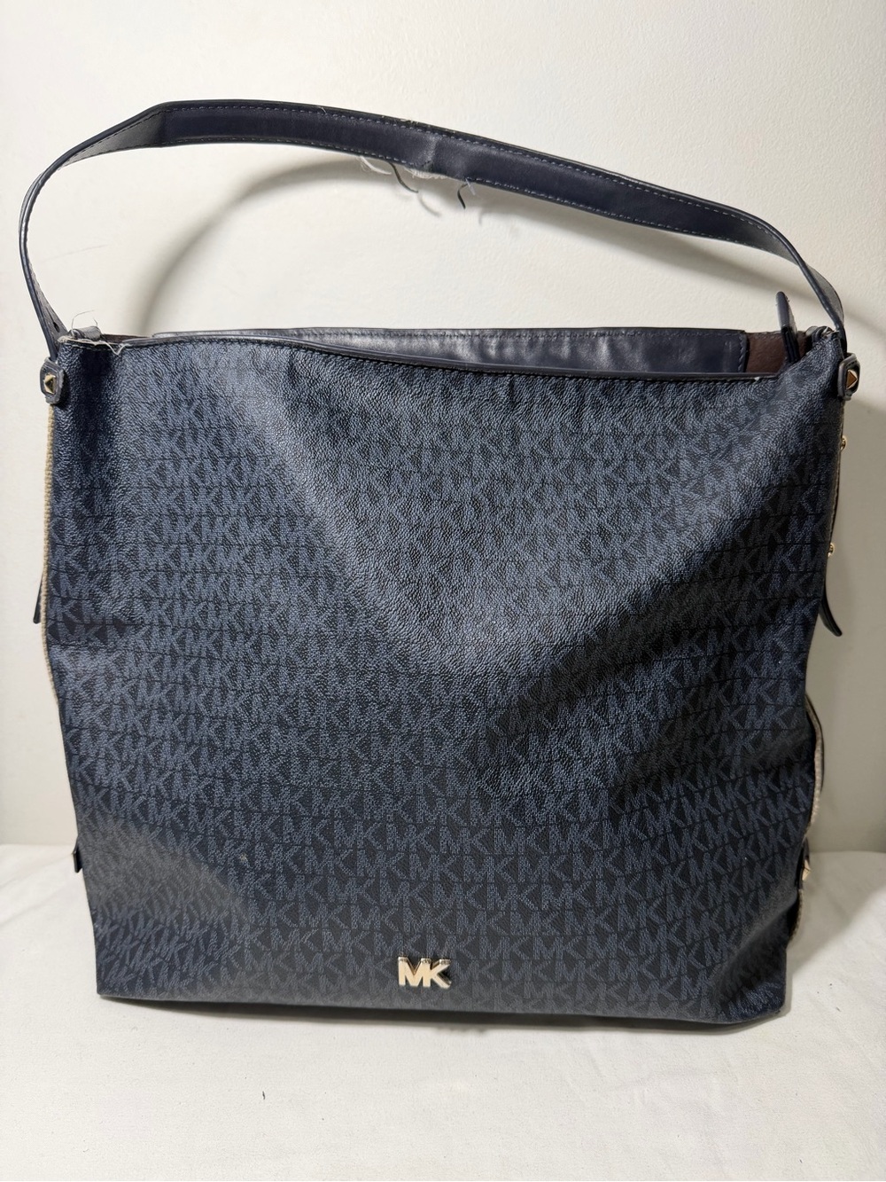 MICHAEL Michael Kors Griffin Large Logo Shoulder Bag